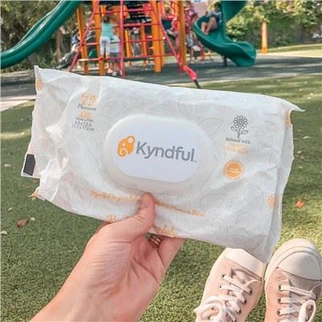 Våtservietter på nyfødt